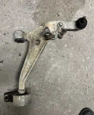 Nissan X-Trail T30 Front lower control arm/wishbone
