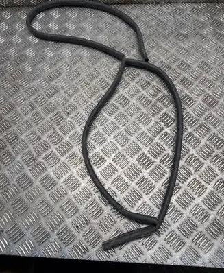 Mercedes-Benz S C217 Engine compartment rubber 