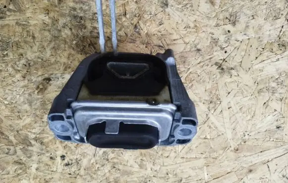 Skoda Octavia Mk3 (5E) Engine mount vacuum valve 5Q0199262DB