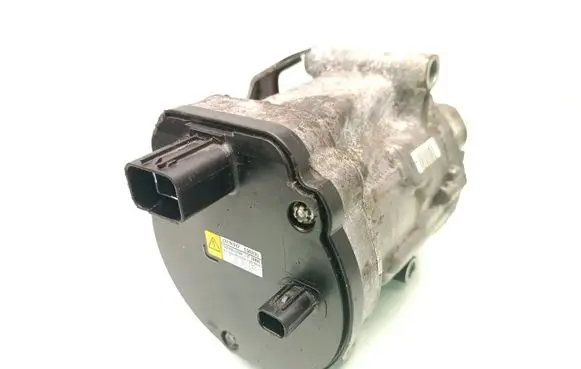 Toyota C-HR I Air conditioning (A/C) compressor (pump) 042400-0240 DAMAGEDCONNECTORS