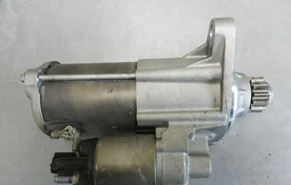 Volkswagen Golf VIII Starter motor 02E911022H 0001179606