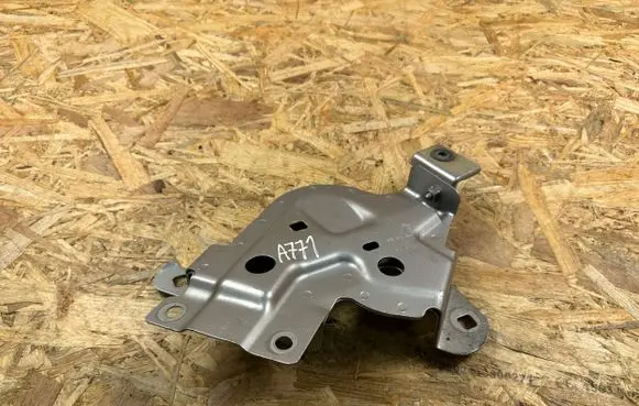 Audi e-tron Fender mounting bracket 4KE821150