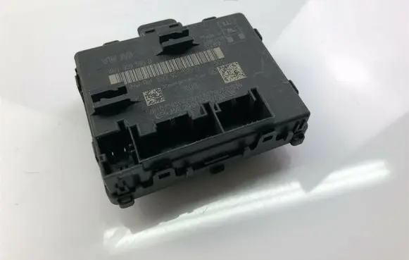 Volkswagen PASSAT B8 Other control units/modules 8W1959595D G2176