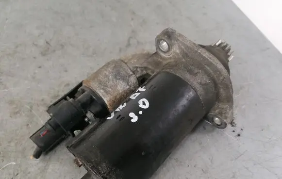 Volkswagen PASSAT B7 Starter motor 02M911024C