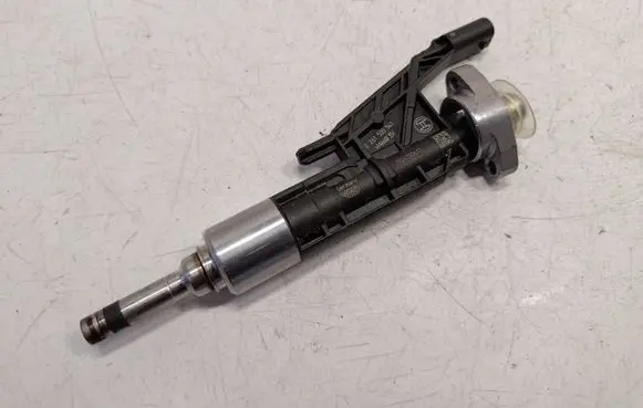 BMW X3 G01 Fuel injector 8625396 13538625396 13537639990