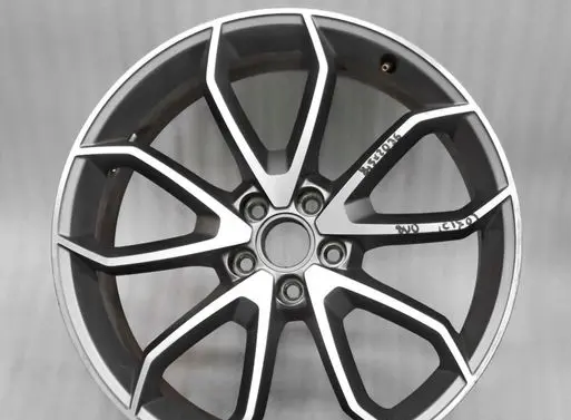 Audi Q3 8U R20 alloy rim 