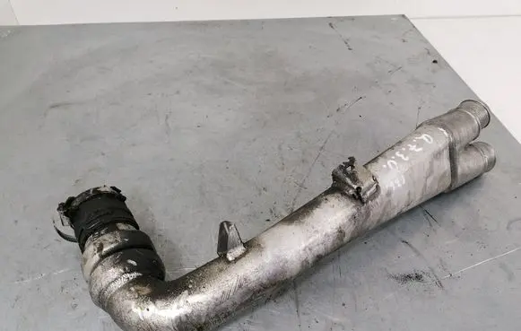 Audi Q7 4L Intercooler hose/pipe 7L6145945F