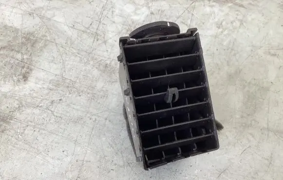 Chrysler 300 - 300C Dash center air vent grill 1087520