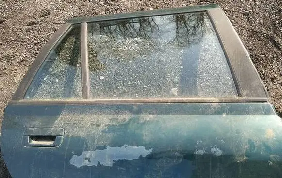 Peugeot 406 Rear door glass trim molding as2