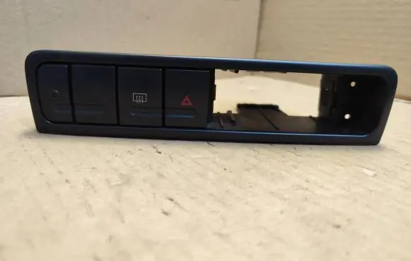 Peugeot 406 Hazard light switch 9628536777