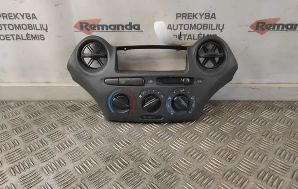 Toyota Yaris Climate control unit 758277
