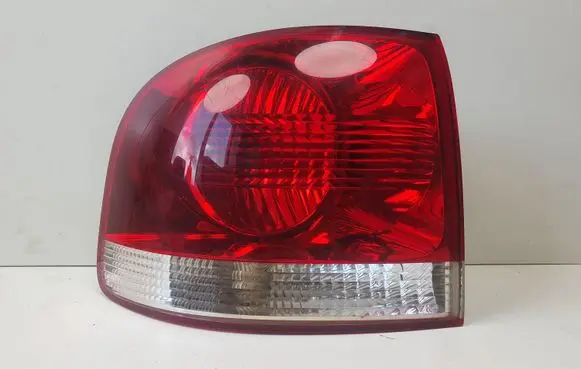 Volkswagen Touareg I Rear/tail lights 7L6945095K
