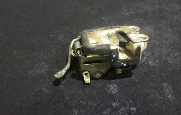 Hyundai H-100 Front door lock