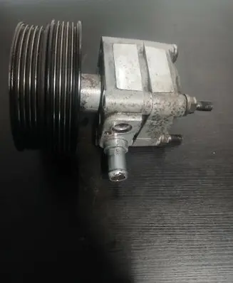 Volvo V70 Power steering pump