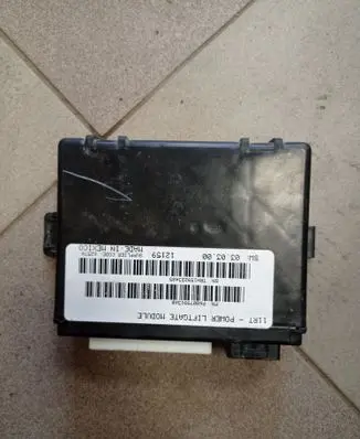 Chrysler Town u0026 Country V Tailgate/trunk control unit/module P68079913AB 68079913 TRH1592D3485