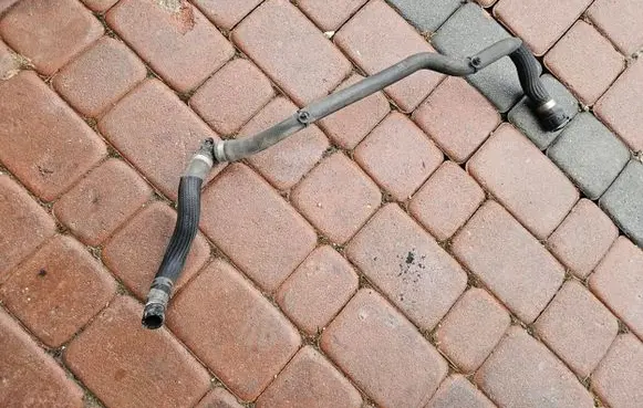 Renault Trafic III (X82) Engine coolant pipe/hose 144B66979R