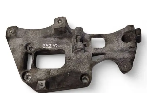 Volkswagen Golf V Generator/alternator bracket 06F903143F