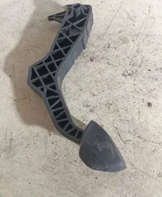 Volkswagen Golf IV Brake pedal 1J1721321C