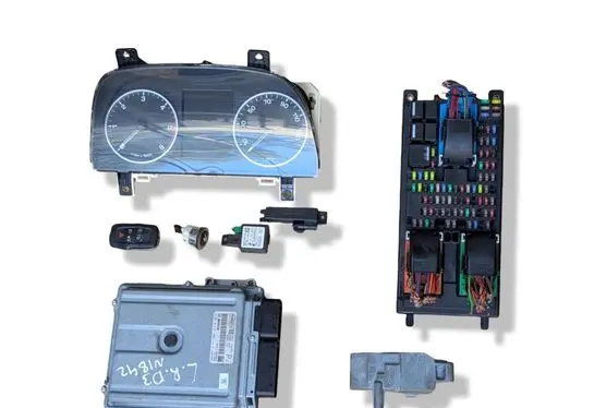 Land Rover Discovery 4 - LR4 Engine ECU kit and lock set 0281014671 9X2Q12A650PAF