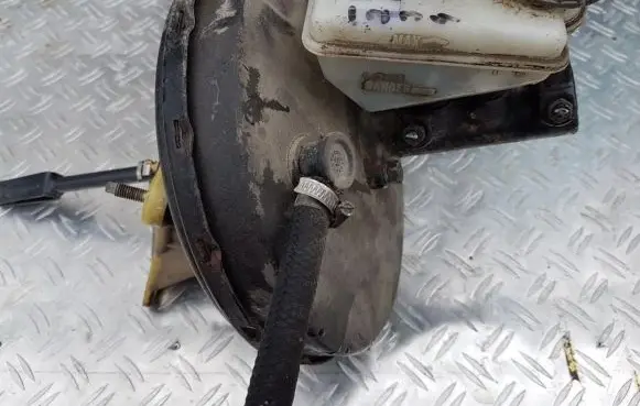 Peugeot 605 Brake booster