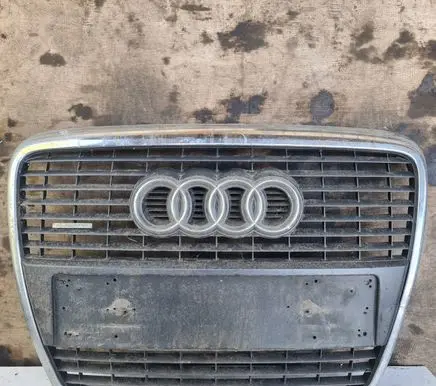 Audi A6 S6 C6 4F Front bumper upper radiator grill 4F0853651