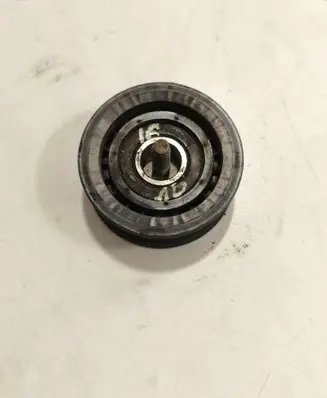 Mercedes-Benz E W211 Belt tensioner pulley A0002020919