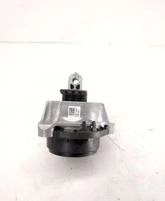 BMW 3 G20 G21 Engine mount bracket 6860472