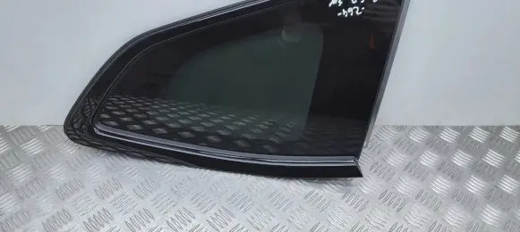Peugeot 508 II Rear side window 9826534780