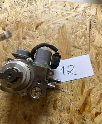 Volvo S60 Fuel injection high pressure pump 28630624