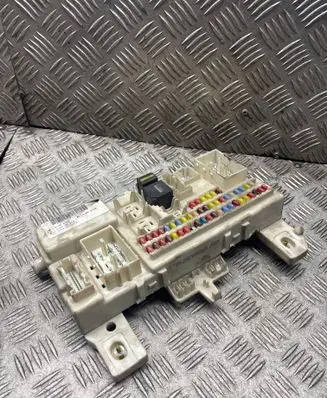 Ford Focus C-MAX Fuse module 4M5T14A073 5M049135 3M5T14014