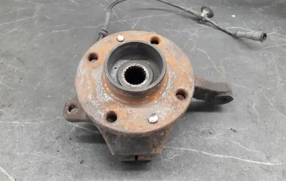 Opel Astra G Front wheel hub spindle knuckle