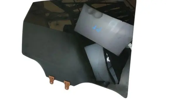 Nissan Qashqai Sliding door window/glass 