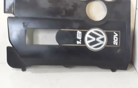 Volkswagen PASSAT B5 Engine cover (trim) 058103724F