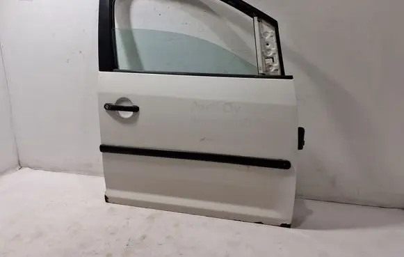 Volkswagen Caddy Front door 2K0831056B