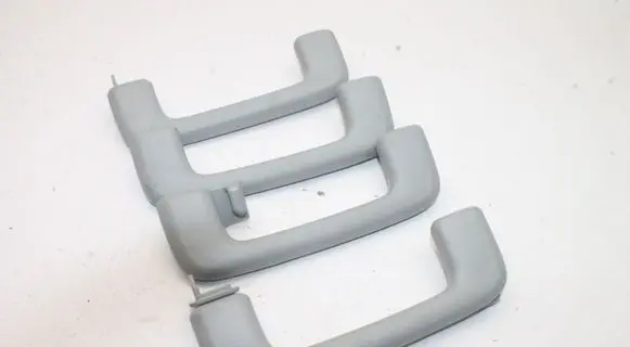 Mitsubishi Outlander A set of handles for the ceiling 