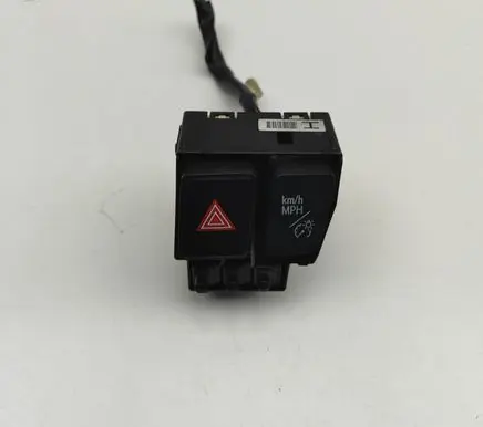 Toyota Prius+ (ZVW40) Hazard light switch 8433047050