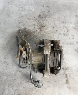 Volkswagen Golf VI Rear brake caliper W08470 3500