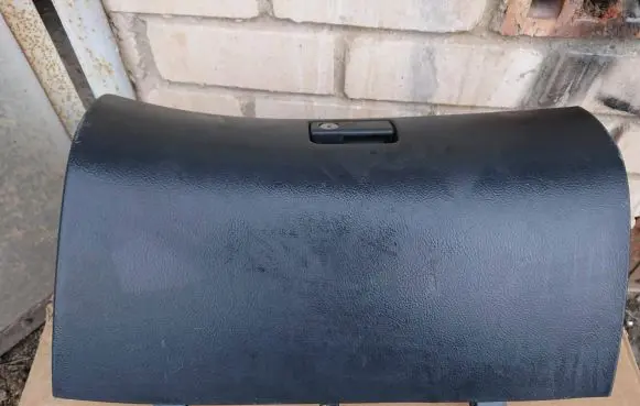 Toyota Avensis T250 Glove box 5565005080 33127M