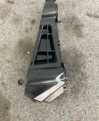 MG ZS Fender mounting bracket 10562299