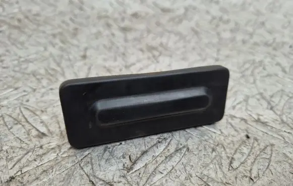 Peugeot 2008 II Tailgate/trunk/boot exterior handle 9820395580