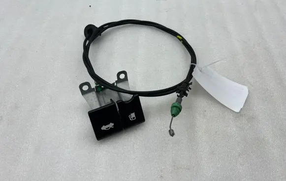 Engine bonnet (hood) release handle