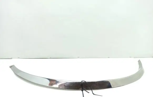 Mercedes-Benz COMPAKT W115 Front arch trim 