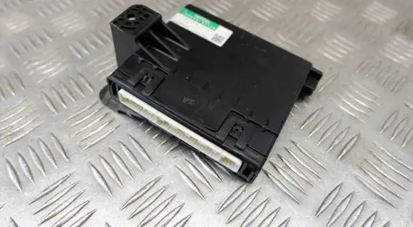 Toyota Prius+ (ZVW40) Air conditioner control unit module 8865047120