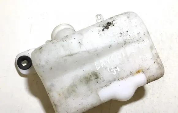 Windshield washer fluid reservoir/tank
