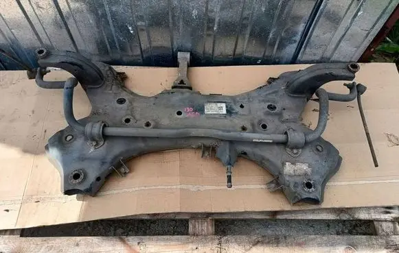 Hyundai i30 Front axle beam 62401-g4aa0