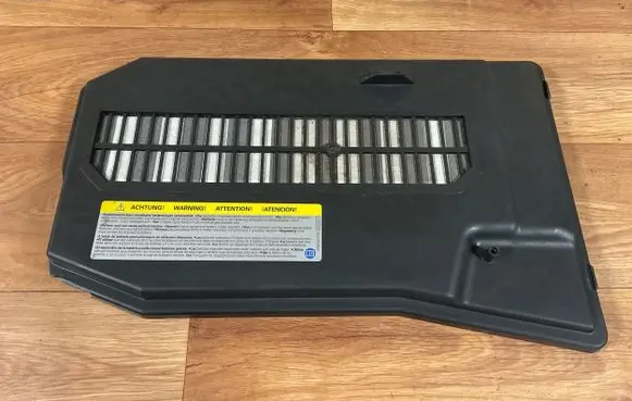 Volkswagen Touareg II Battery box tray cover/lid 7L0864643B