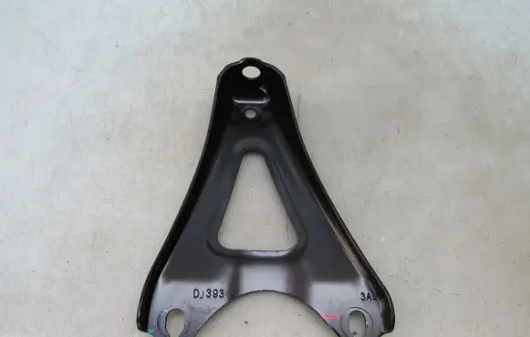 Honda CR-V Engine mounting bracket