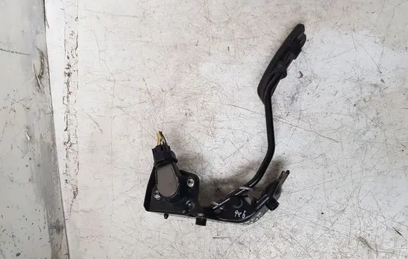 Toyota Avensis T250 Accelerator throttle pedal