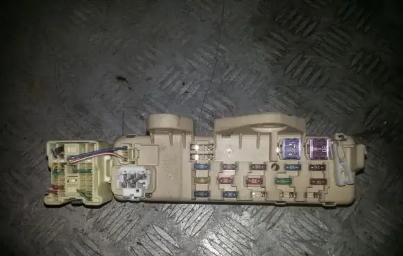Mazda 626 Fuse box set 9L011263 9L01-1263