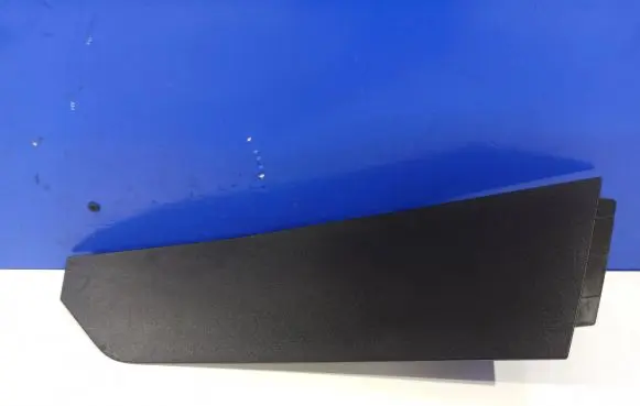 Dashboard glove box trim